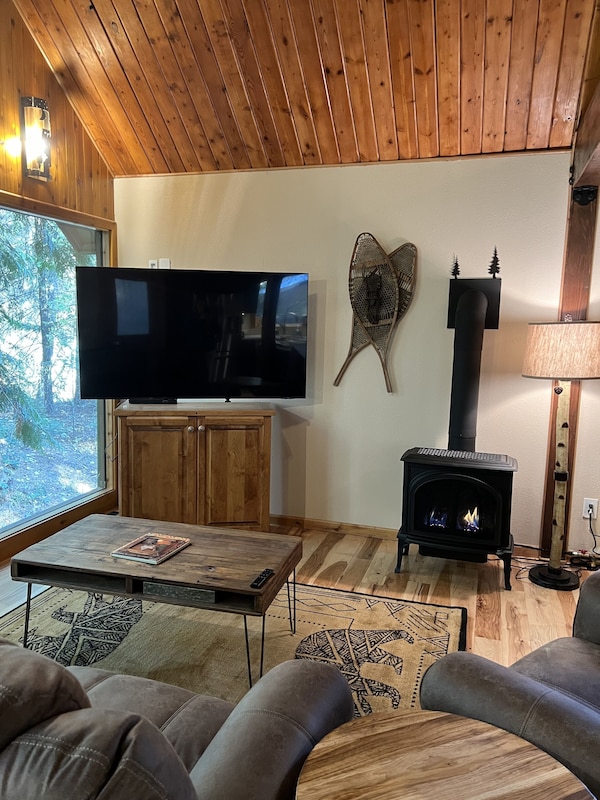 Huckleberry House Remodeled Mountain Retreat! - Sandpoint, ID