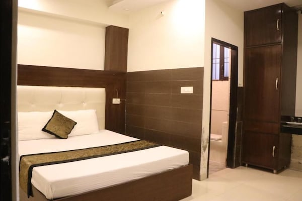 Hotel The Black Gold - Super Deluxe Room - Chandigarh