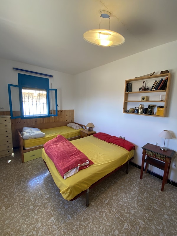 Spacious Coastal Retreat: Beach, Forest Sunset Views, Perfect For Family& Friend - Melilla