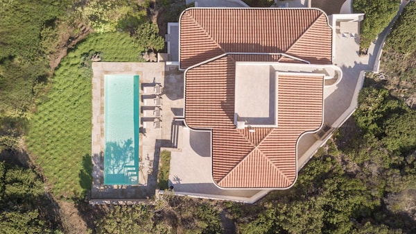 Luxury Villa With Swimming Pool And Sea View - Portobello