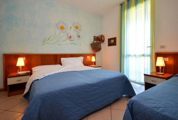 Relaxing House B7 Maisonette Villaggio Marco Polo Bietet Platz Für 7 Personen - Bibione Pineda