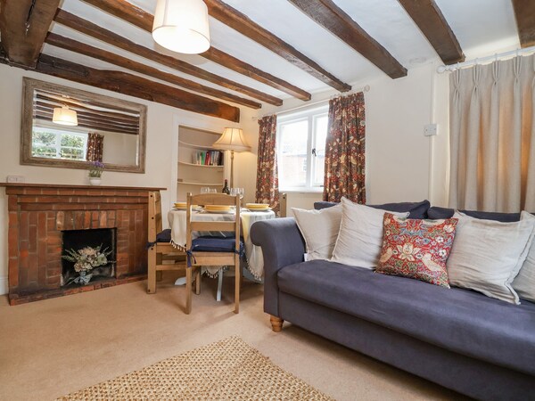 2 The Almshouses, Pet Friendly, With A Garden In Peasenhall - Saxmundham