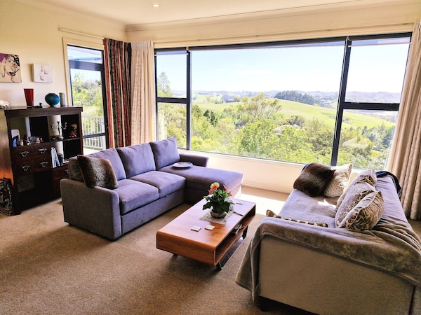 The Bachsion Is A Short 5 Minute Drive From Matakana. Be Ready To Relax - Warkworth