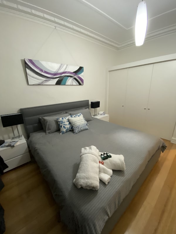 Our Gorgeous Home , Near Swimming Pool , Public Transport , Cafes - Box Hill