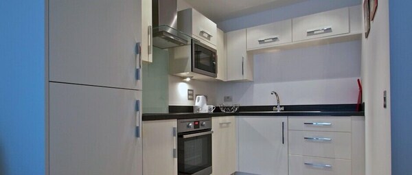 Apartment In Newbury Parkway Centre (6att) - Donnington Castle
