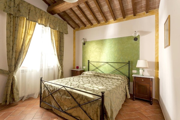 Homerez - Apartamento Para 2 Pers. Con Piscina Compartida En Montepulciano - Montepulciano