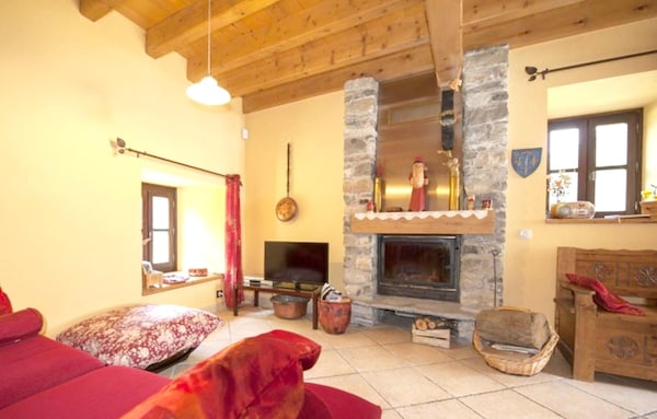Homerez - Amazing Chalet 8 Km Away From The Slopes For 6 Ppl. At Saint-andré - Orelle