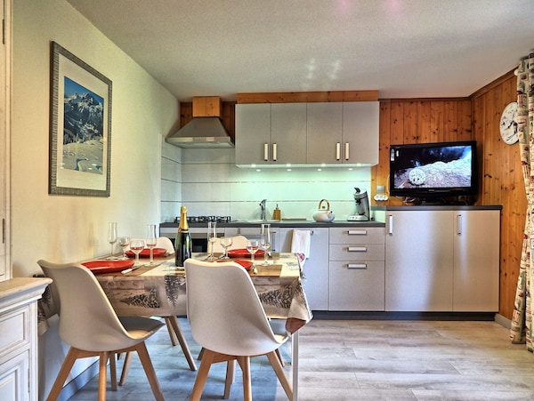 Homerez - Appartement 400 M Away From The Slopes For 4 Ppl. At Les Carroz - Cluses
