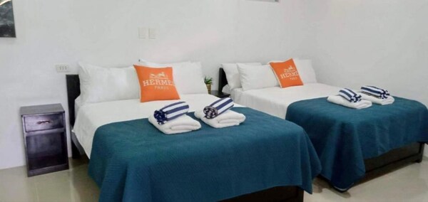 Beachfront Premier Suite In Lopez Beach Resort - Sipalay