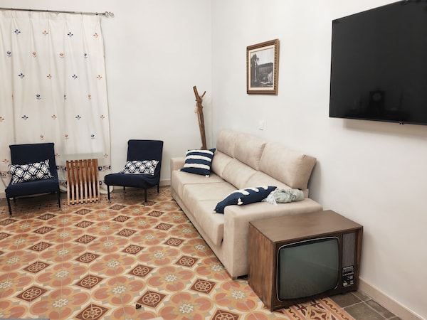 Wide Casa Rural For To 16 Persons, Ideal For Family And Friends With Games Room. - El Gordo