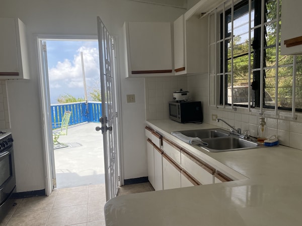 2 Bedrooms 2 Baths Home On The Cool Northside Of St Thomas With Ocean View. - Charlotte Amalie