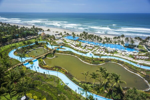 Luxurious Resort Stay For A Group\/family With Beautiful Beach And Amazing Pools! - Acapulco