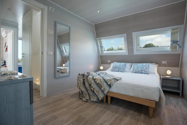 Ruhiges Marina Azzurra Resort Hausboot 2 Schlafzimmer Für 6 Personen - Bibione