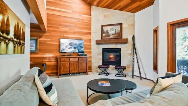 Ideal Location In Deer Valley, Pool & Hot Tub, Ac, Walk To Snow Park Lodge & Main Street! - Utah