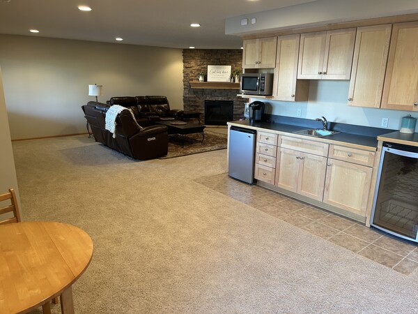 Spacious Private Lower Level Overlooking Pond! - Prior Lake, MN