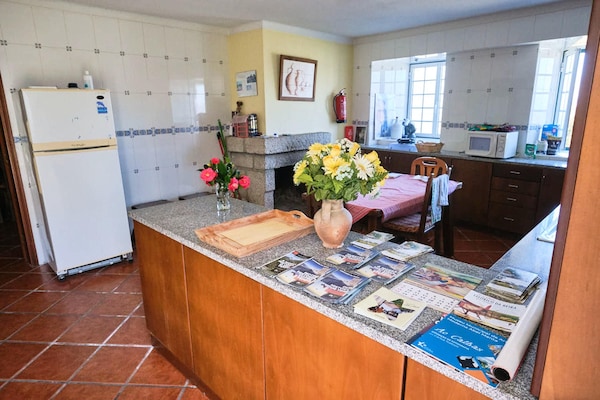 Homerez - Big Villa For 12 Ppl. With Swimming-pool And Terrace At Mogadouro - Celorico da Beira