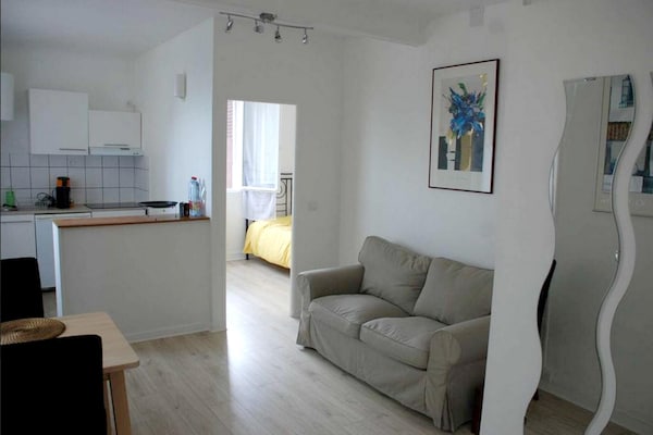 Homerez - Nice Appartement For 2 Ppl. At Rosny-sous-bois - Noisy-le-Grand