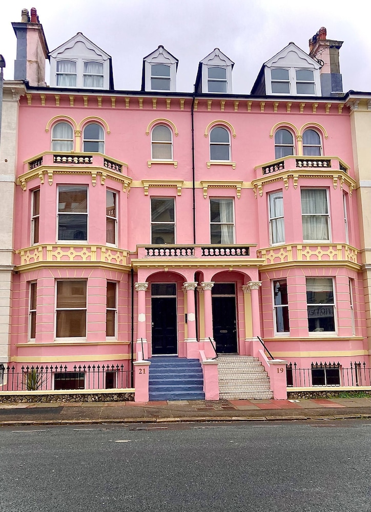 Palace&quot; - Entire Seafront Regency Villa With Private Garden - Eastbourne