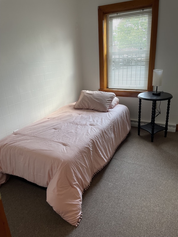 Rent By The Month ,Fully Furnished.centrally Located, Cozy & Clean. - Williamsport