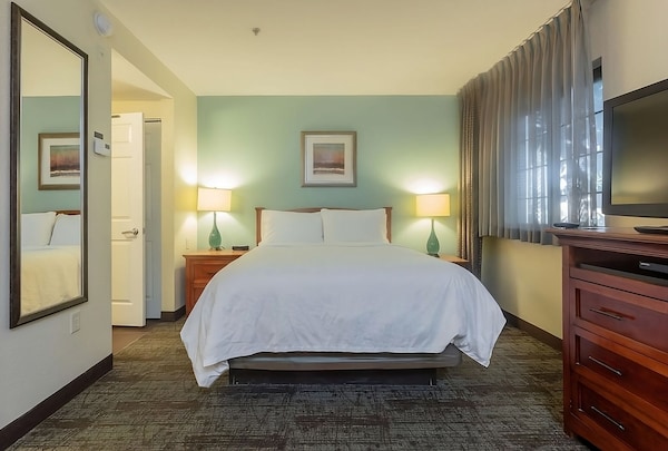 Enjoy The Magic Of Disneyland Steps From Our Spacious Suites W/ Self Parking! - Fullerton