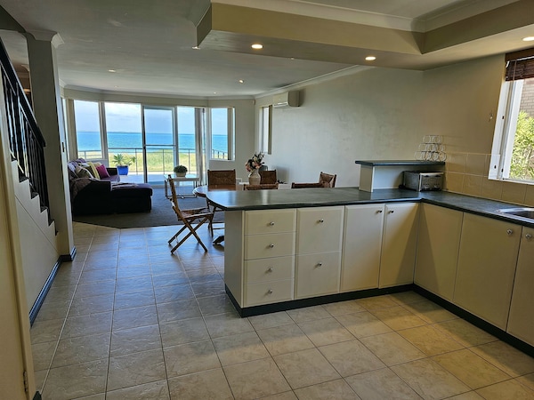 Oceanfront 4 Bedroom Home, Spectacular Views! Walk To Cafes And Penguin Island. - Perth