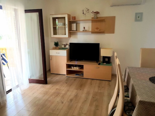 Apartment Mare - 50 M From Beach:  A1 Mijo (6+1)  - Mandre, Island Pag, Croatia - Mandre