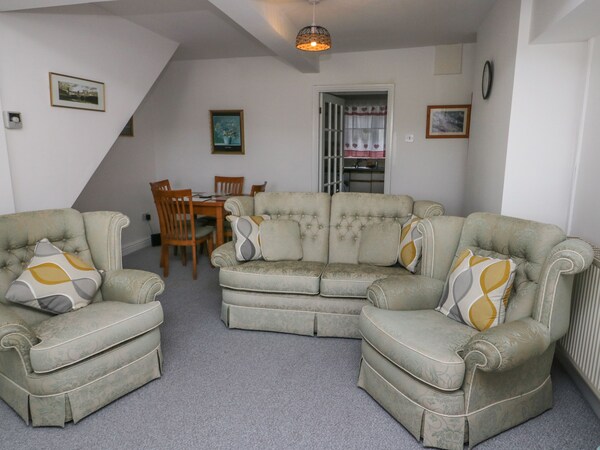 23 Beach Road, Pet Friendly, Country Holiday Cottage In Y Felinheli - Bangor