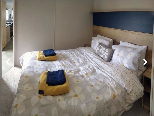 2 Bedroom Lodge, Sleeps 6, Leisure Park Ideal For Knaresborough And Surrounds - Knaresborough