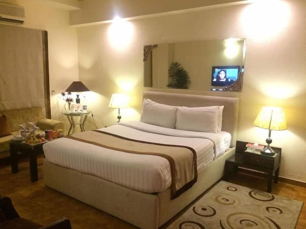 Maisonette Hotels & Resorts Lahore - Lahore
