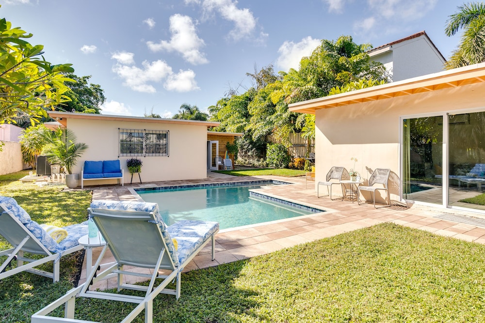 West Palm Beach Home W/ Pool, 3 Mi To Beaches! - Palm Beach, FL