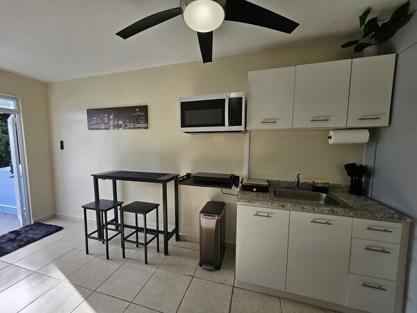 Apartment Black & White With Jacuzzi On Terrace Cozy And Modern - Guaynabo