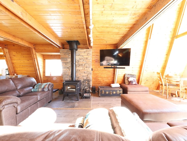 Spacious 3 Level Cabin With Hot Tub,wood Stove, 2 Bdrms,2baths,and Lost Area For - Brian Head, UT