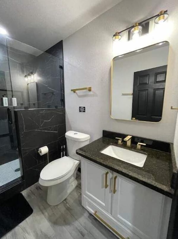 Ultra Modern 2 Bedroom 2 Bath Home Centrally Located! - Del Río, TX