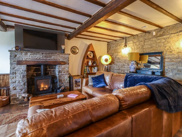 Wells Cottage, Pet Friendly, Character Holiday Cottage In Holmfirth - Holmfirth