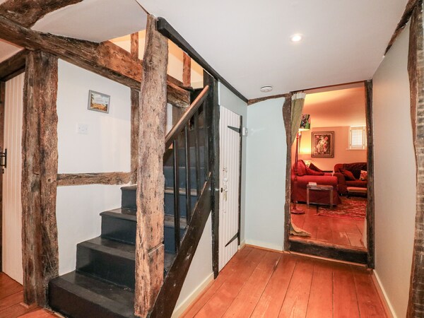 Peppermint Cottage, Pet Friendly, With Open Fire In Petworth - South Downs