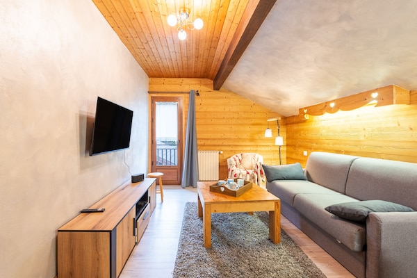 Petite Maison 'Gîte Colomban' Avec Vue Sur La Montagne, Jardin Partagé Et Wi-fi - Haute-Savoie