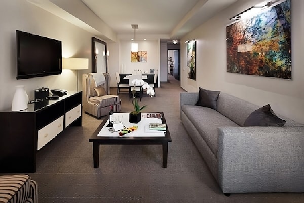 Haven Of Indulgent Relaxation! 4 Family-friendly Units, Rooftop Swimming Pool - Jamaica - Queens NY