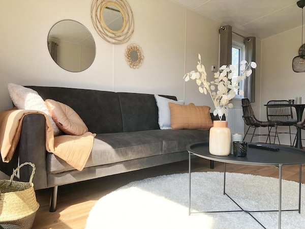 A Beautiful, Brand New Chalet With South-facing Terrace, Air Conditioning, Central Heating And Free Wifi. - Petten