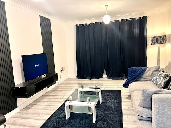 Two Bedroom House With Garden View & Free Parking - Eltham - London