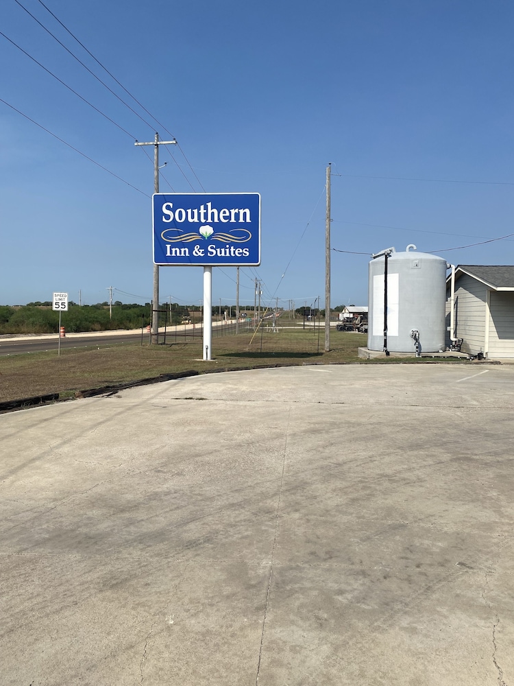 Southern Inn And Suites - Yorktown, TX
