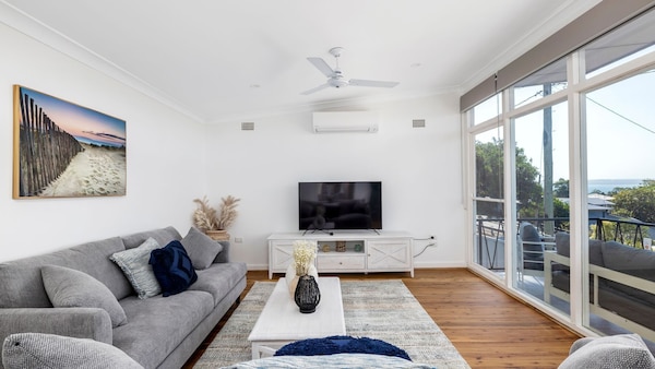 Coastal Cottage In Nelson Bay - Nelson Bay