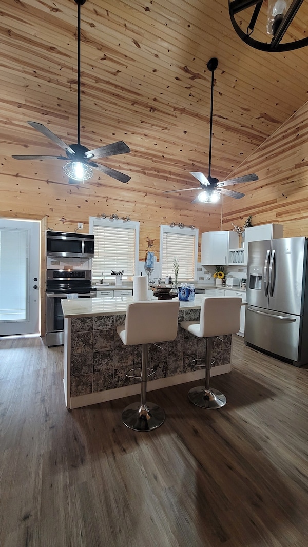 Cozy Cabin In Countside\/family- Friendly \/Outdoor Grill\/camping \/ Near Lakes - Retreat, TX