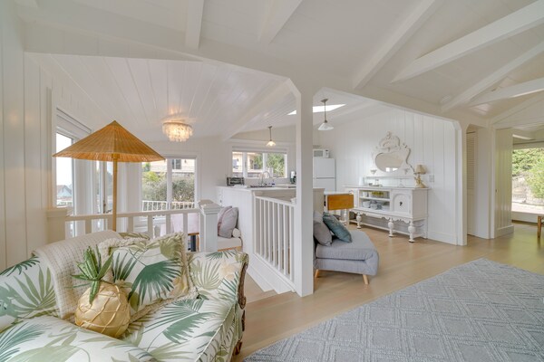Stunning Ventura Cottage W\/ Deck + Ocean View! - Ventura, CA