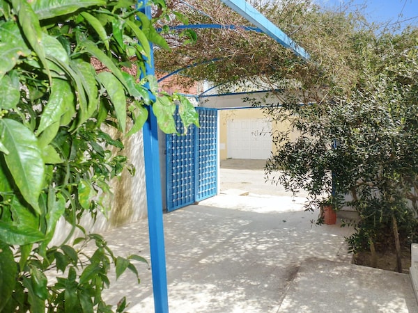 Homerez - Villa 4 Km Away From The Beach For 11 Ppl. With Sea View At Kelibia - Kélibia