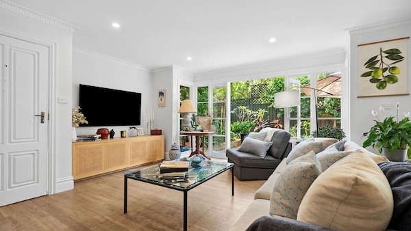 A Perfect Base To See Sydney And 10 Minutes Walk To The Harbour - Cumberland