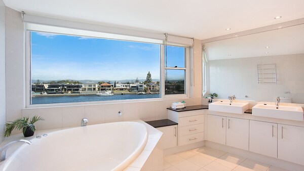 A Perfect Stay - Casa Grande On The Water - Surfers Paradise