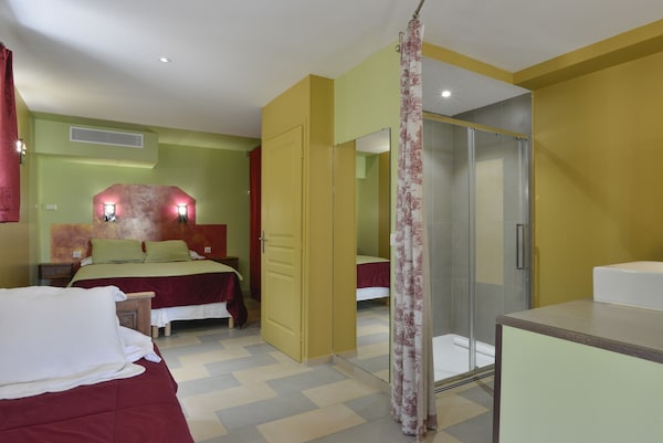 Appartement Dans Un Hôtel 'Demeure Vigna - Boutique Hotel' Avec Piscine Privée Et Terrasse Privée - Coti-Chiavari