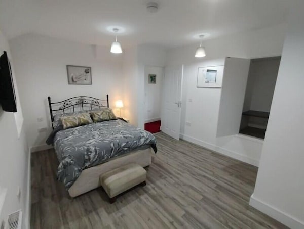 Charming Studio Flat In Enfield - Enfield Town