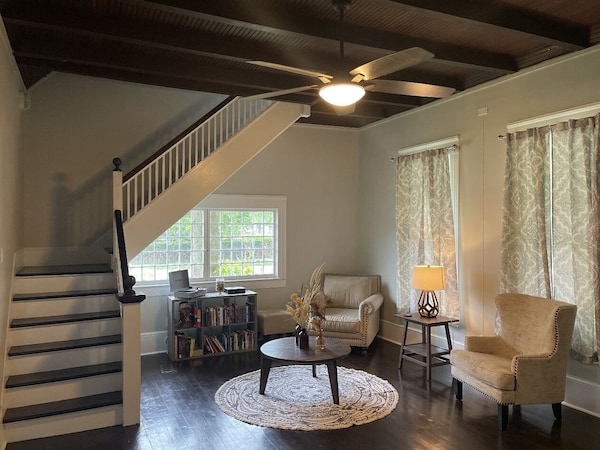 Charming Old Style Cottage. Pet Friendly! - Beaumont, TX
