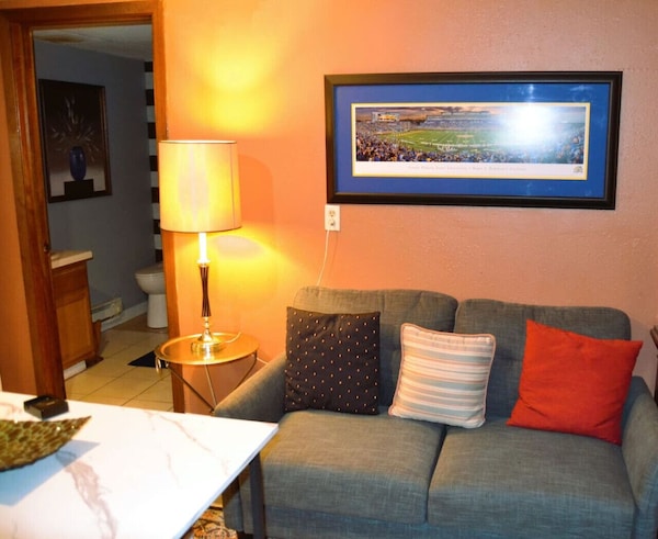 Studio 7 : Charming Studio Apartment By Riverside Park In Grand Forks, Nd - Grand Forks, ND